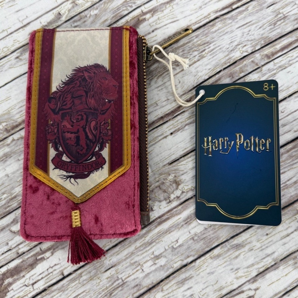 Loungefly Harry Potter Gryffindor Banner Card Holder Wallet HPWA0190 New